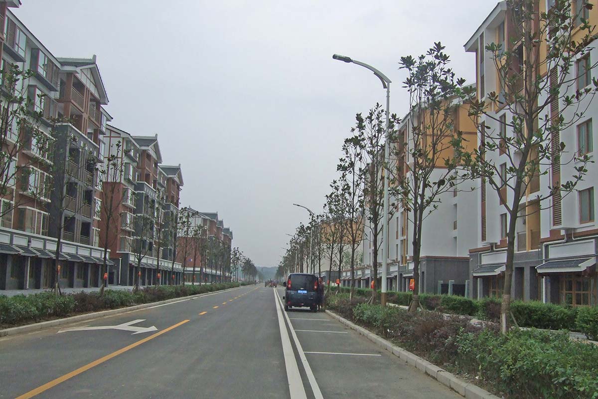 streetlight LED on a new city road in Wenchuang of China2