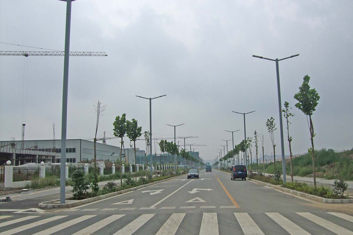 streetlight LED on a new city road in Wenchuang of China3