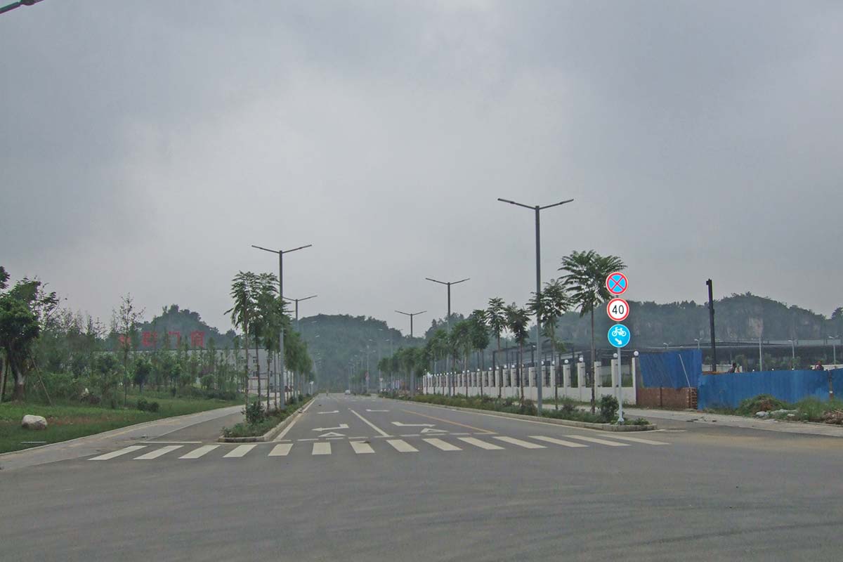 streetlight LED on a new city road in Wenchuang of China4