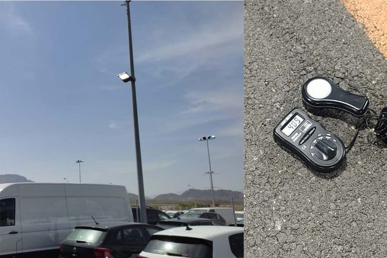 Series Zoom outdoor led flood lights in Volkswagen 4S shop parking lot in Spain