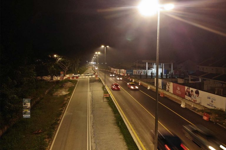 Street lighting On Main Roads in JKR Kayu Ara of Malaysia