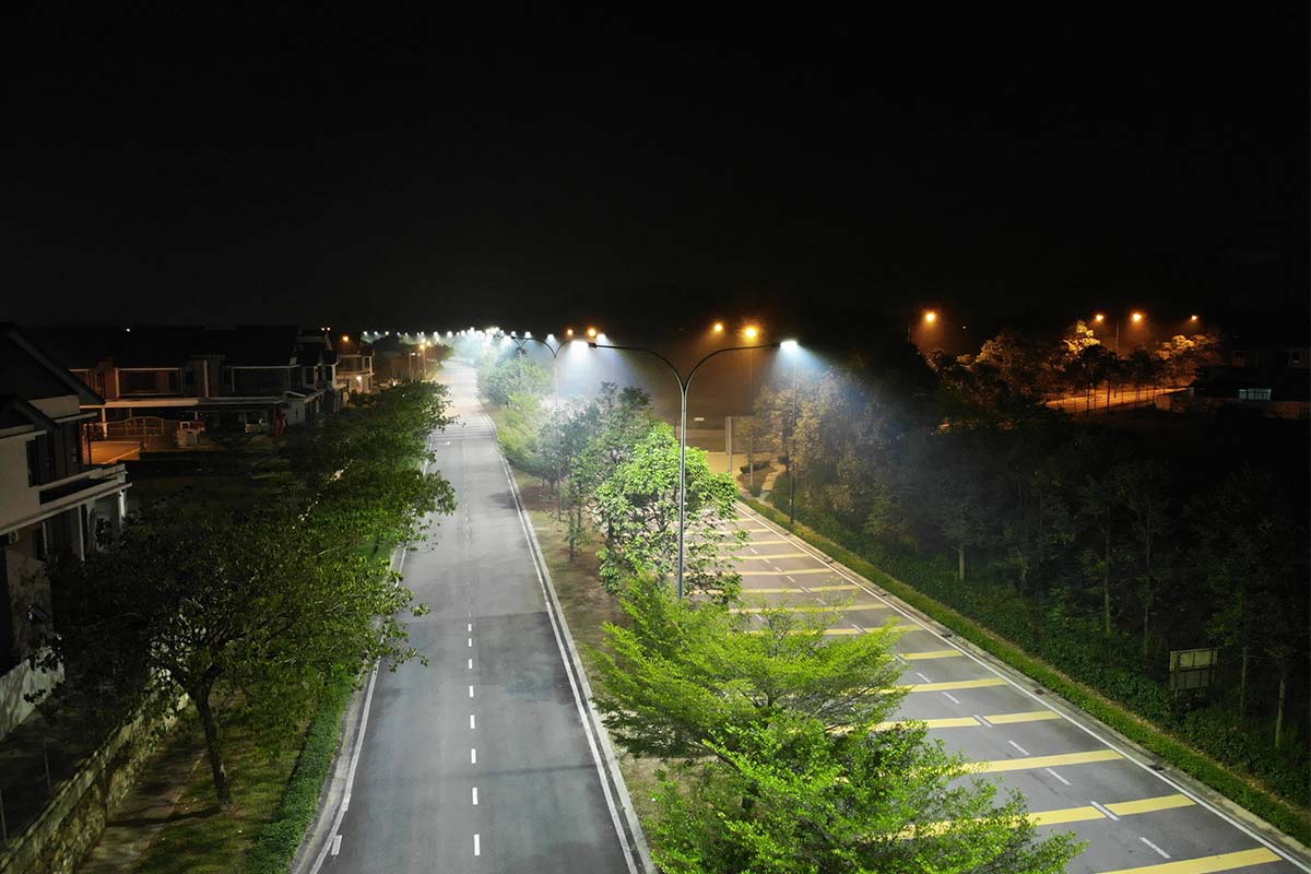 Streetlight On Main Road In Kota Seriemas Of Malaysia2