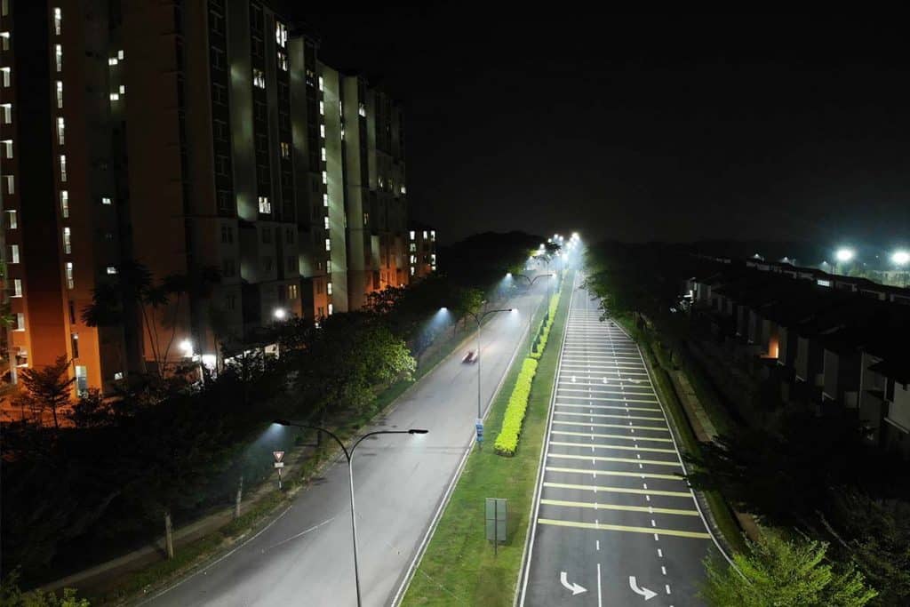 Streetlight On Main Road In Kota Seriemas Of Malaysia4
