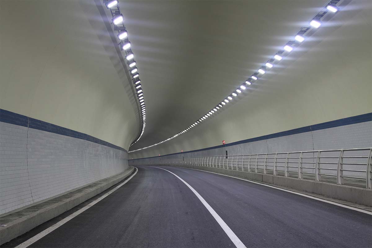 Series E led tunnel light for tunnel lighting and Series F led street light for lighting Tunnel entrance road in Hangzhou of China