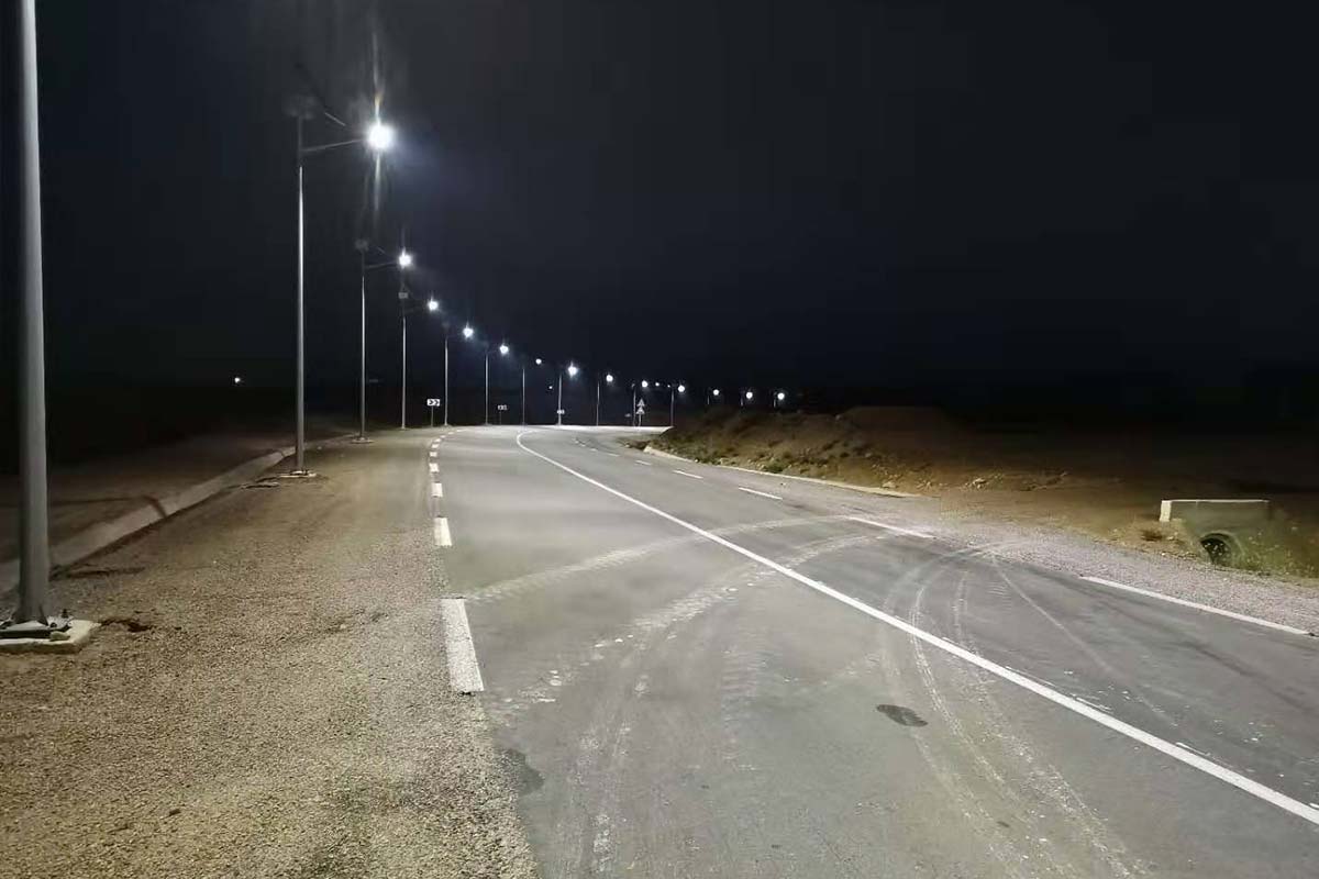 60 watt solar street light for highway lighting in Tunisia3