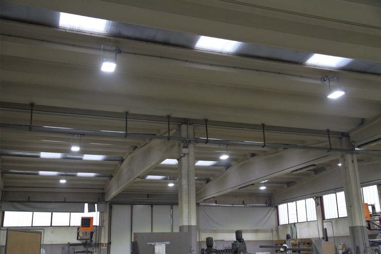 Series H led high bay for warehouse and workshop lighting in Italy