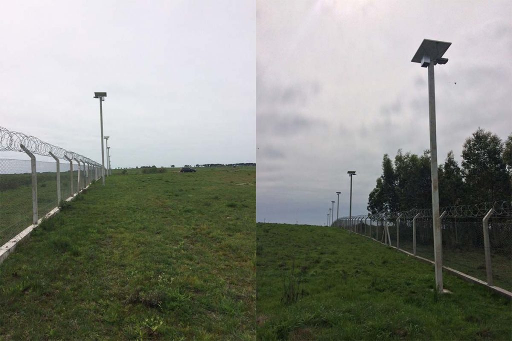 solar street light with battery and panel in Uruguay2