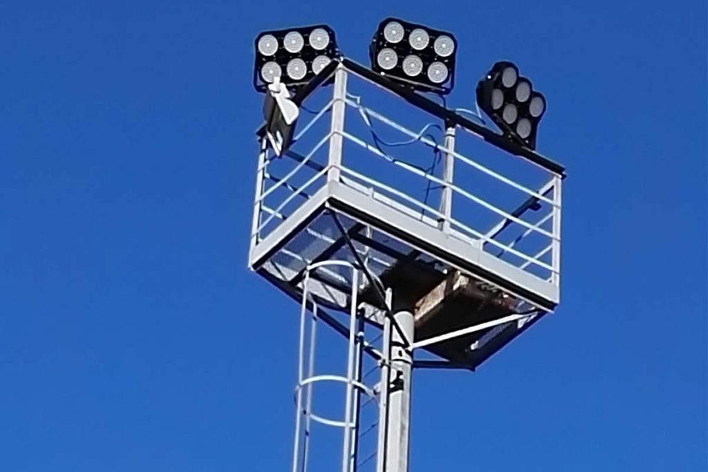 Series J high mast led flood light for field lighting in Italy