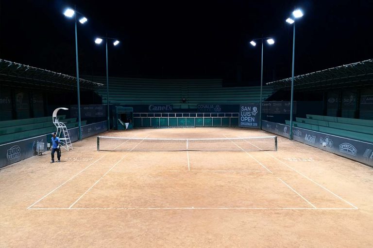 Series M sport light for tennis court lighting in Mexico