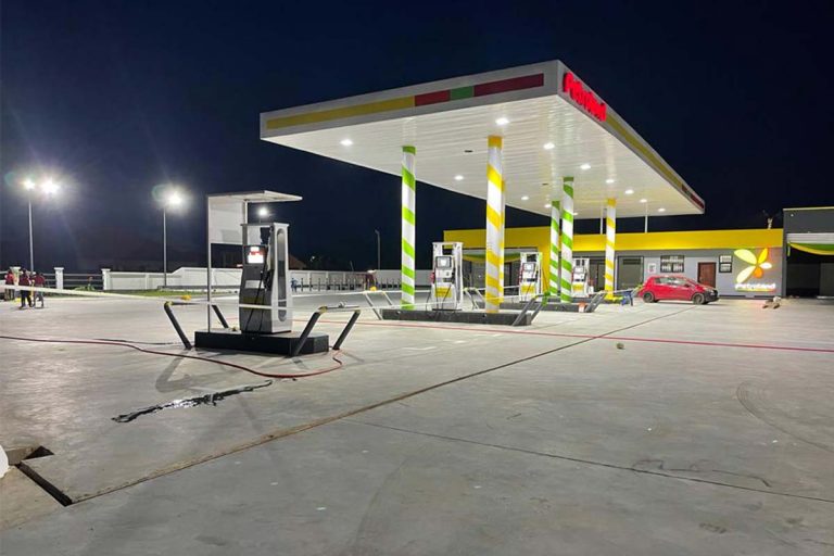 Series Primo ATEX gas station lights for canopy lighting in Ghana