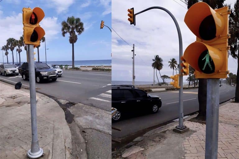 Crossing light and road traffic light in Dominica