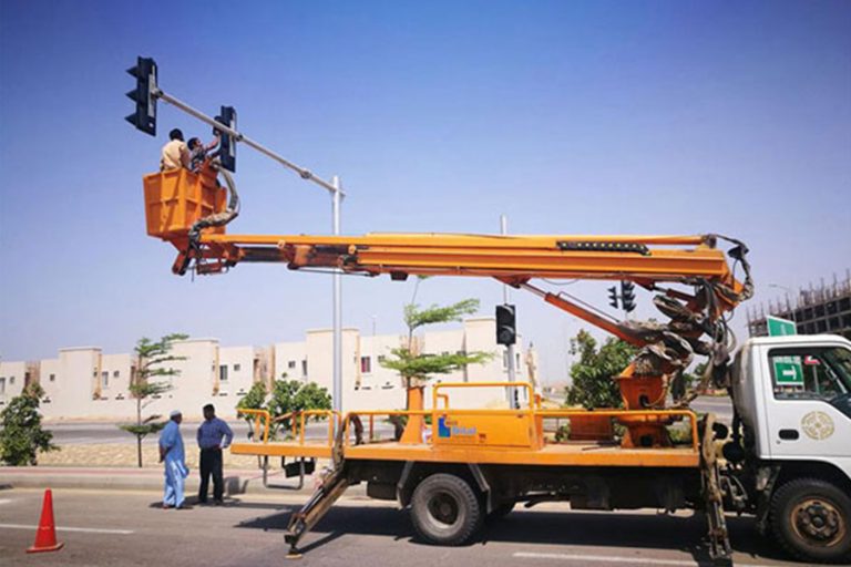 Traffic Signs Light for Motorways in Pakistan