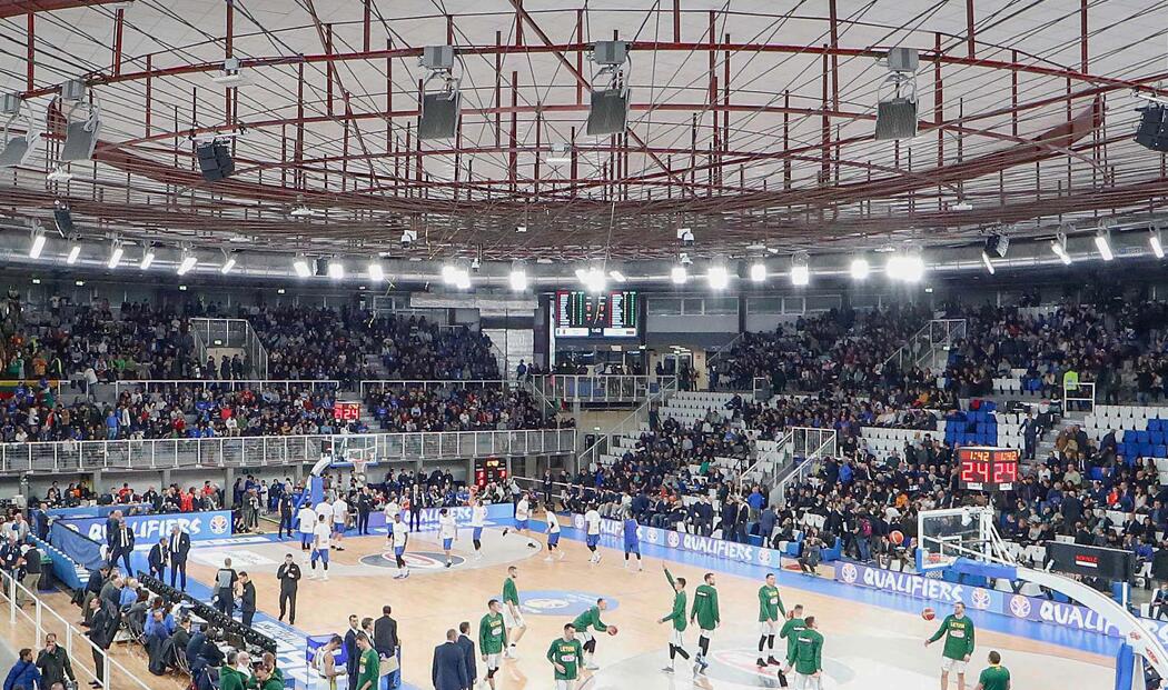 Basketball court lighting arrangement