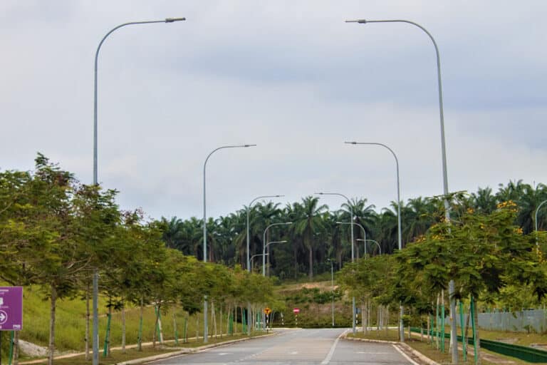 Series H LED roadway light in residential area