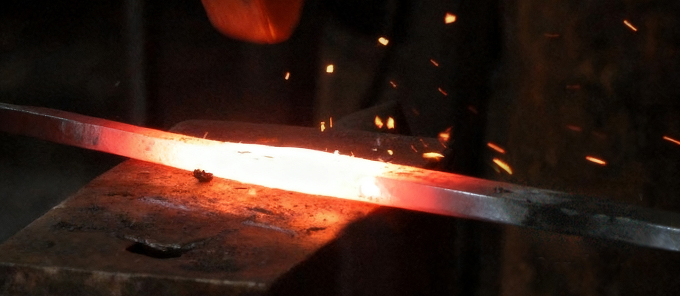 Heated iron for reference of CCT - tunable lighting