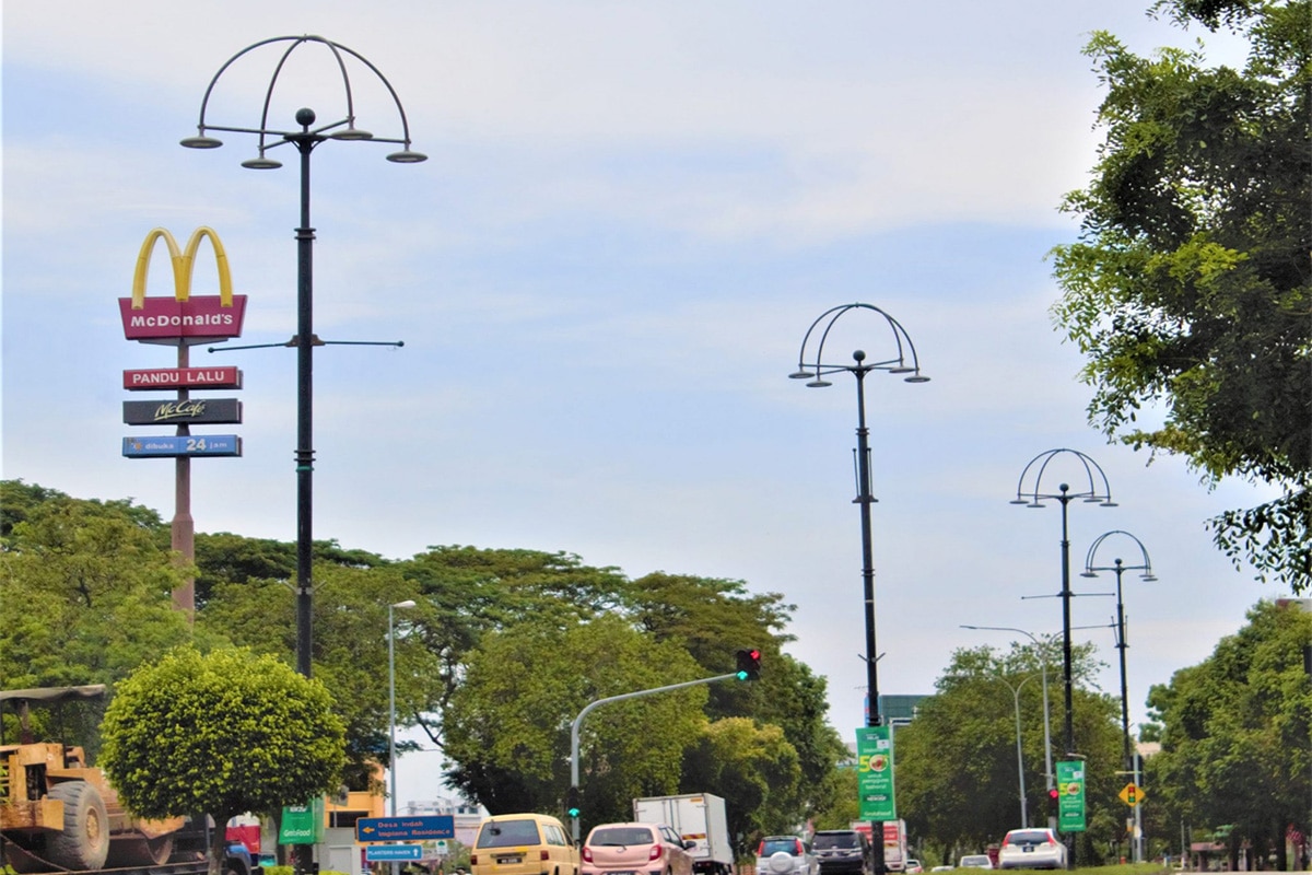 Pendant Street Light