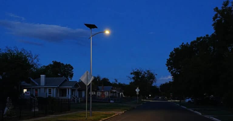 Solar street light with battery management system